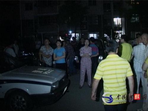 南京发生情杀案女子死亡男子喉部有18厘米刀口